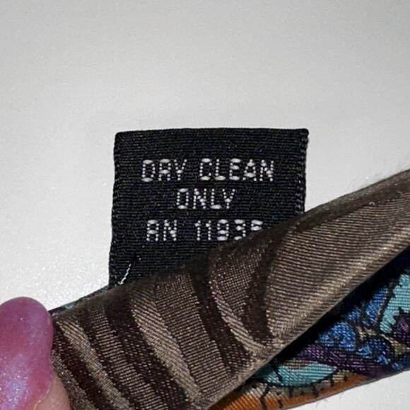 J.T. Beckett 100% Silk Tie Made in Italy Brown Paisley Geometric Vintage Necktie - Picture 7 of 7